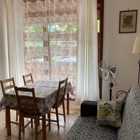Casa Vacanza Brezza Di Maestrale Salerno Exterior photo
