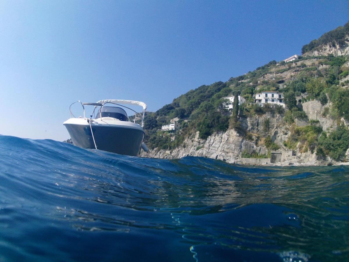 Casa Vacanza Brezza Di Maestrale Salerno Exterior photo