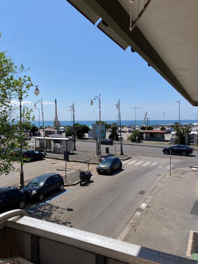 Casa Vacanza Brezza Di Maestrale Salerno Exterior photo